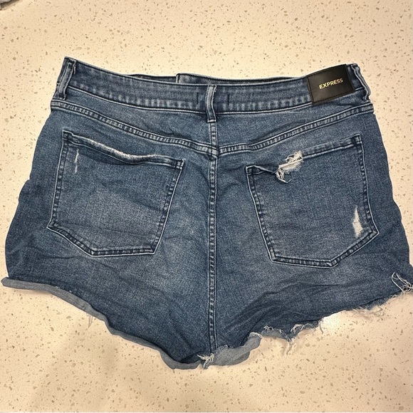 Express Distressed High-Waisted Denim Curvy Mom Shorts - Picture 2 of 5
